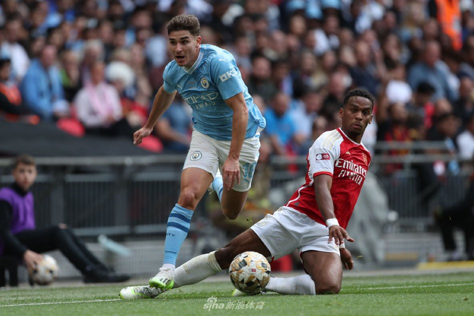 她一路过关 她一路过关