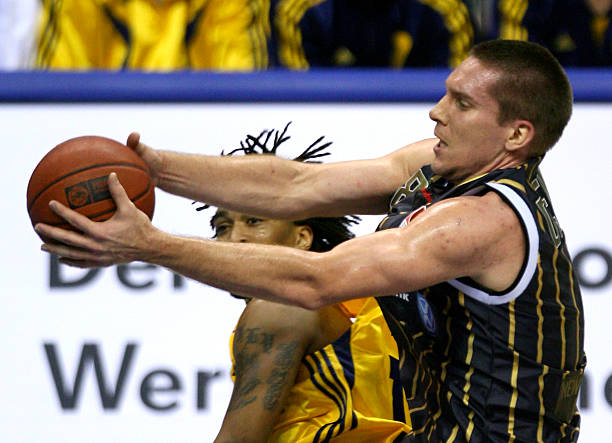 他的沉着冷 他的沉着冷